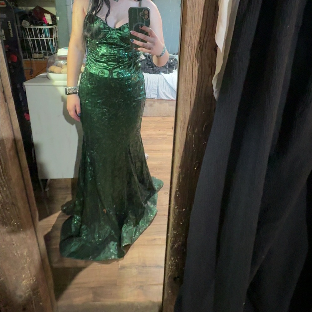 Windsor Emerald Green Sequin Mermaid Prom Dress